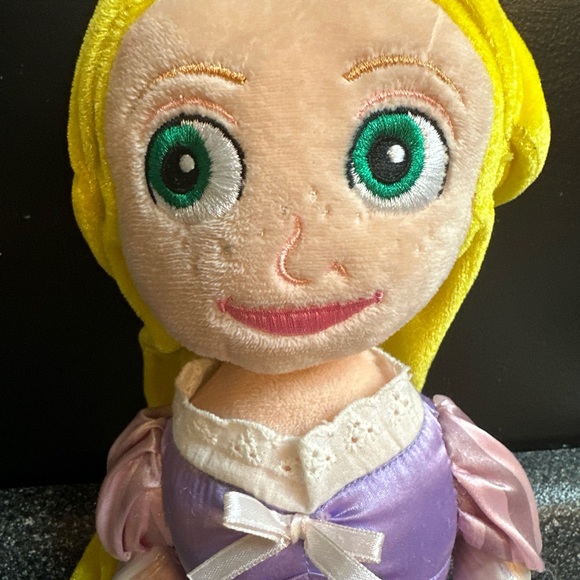 Tangled Repunzel Ringling Brothers Barnum and Bailey Circus Mexico 18 inch - Picture 2 of 10